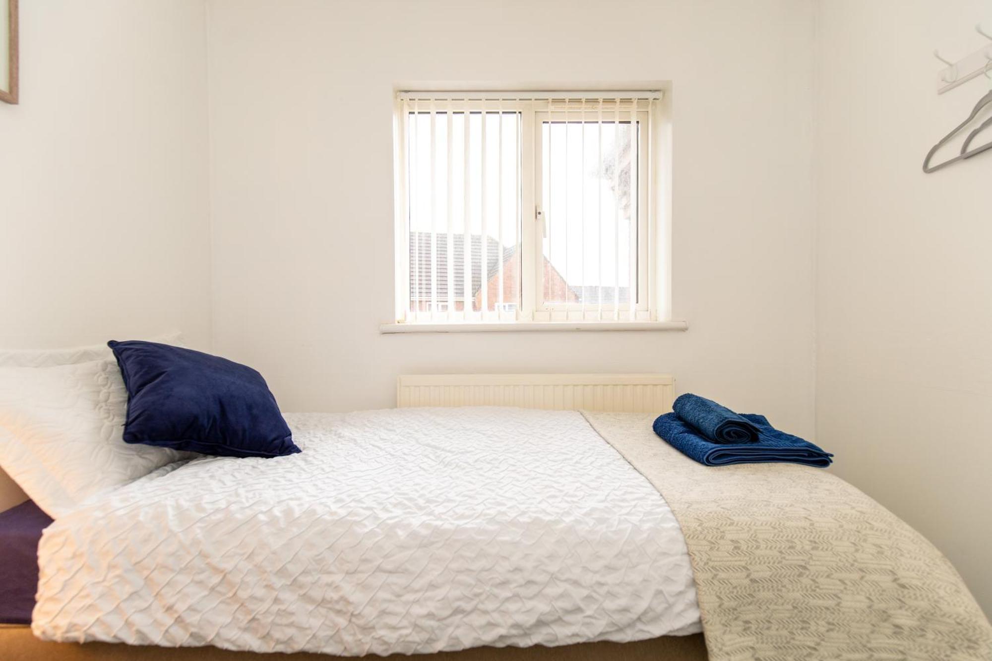 Comfortable And Spacious Superb Holiday Home In Llanelli, Dog Friendly Exteriör bild