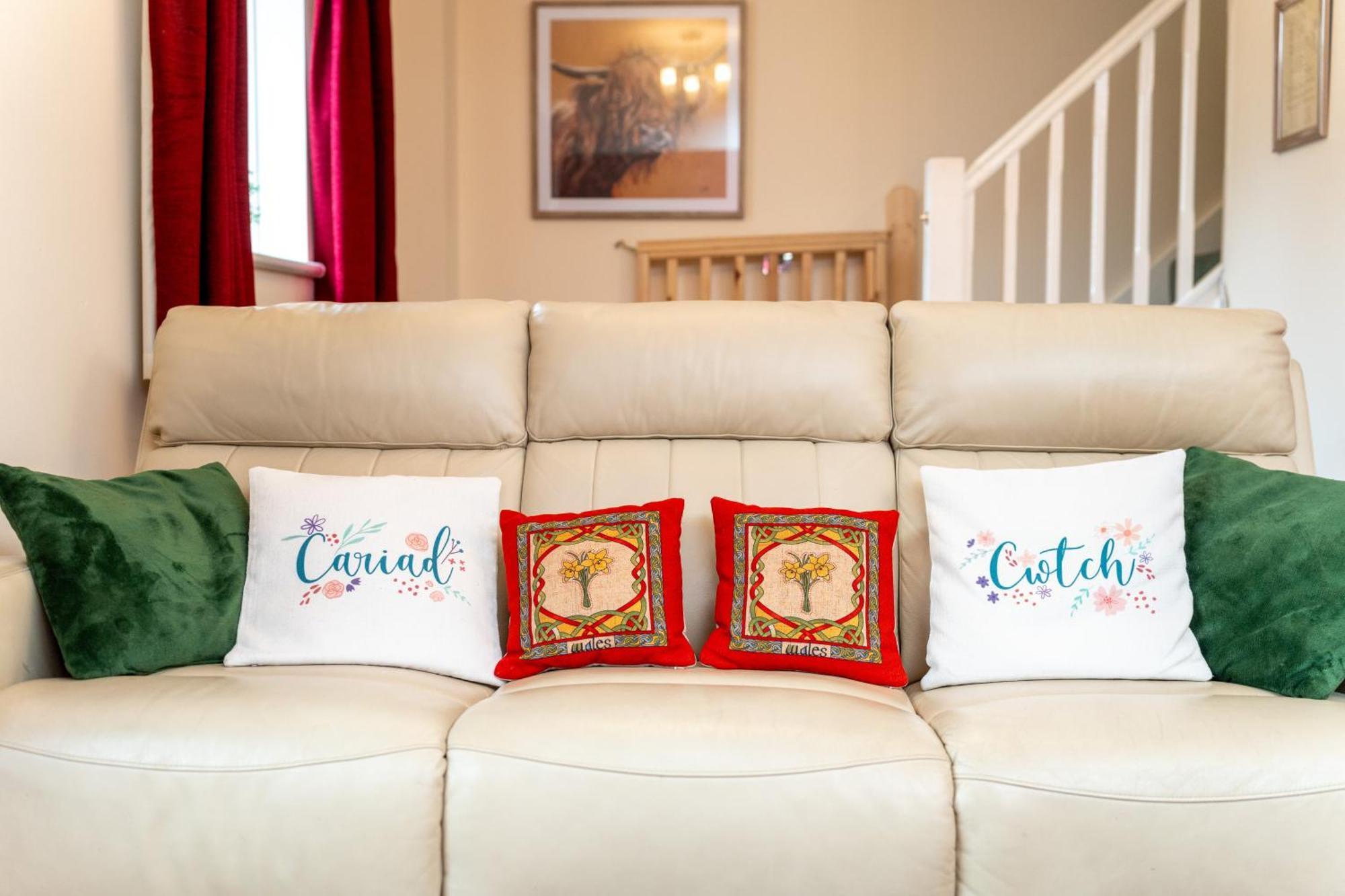 Comfortable And Spacious Superb Holiday Home In Llanelli, Dog Friendly Exteriör bild