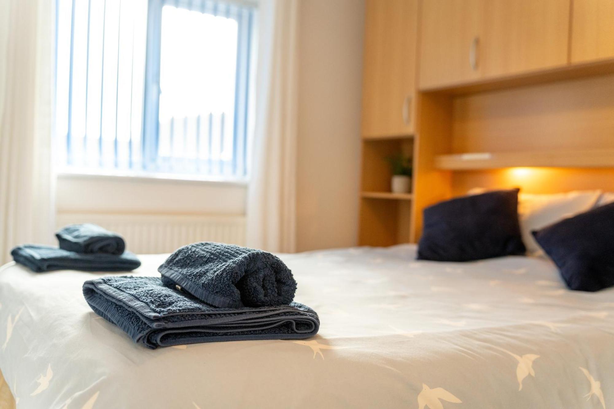 Comfortable And Spacious Superb Holiday Home In Llanelli, Dog Friendly Exteriör bild
