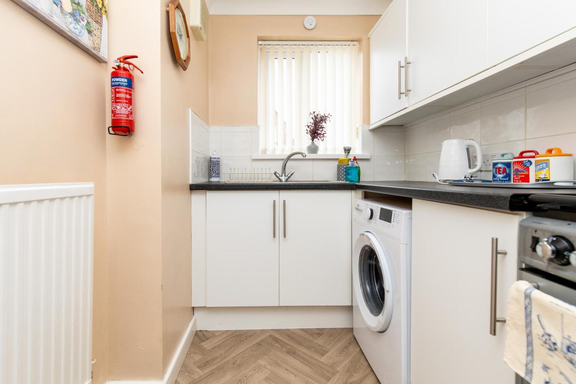 Comfortable And Spacious Superb Holiday Home In Llanelli, Dog Friendly Exteriör bild