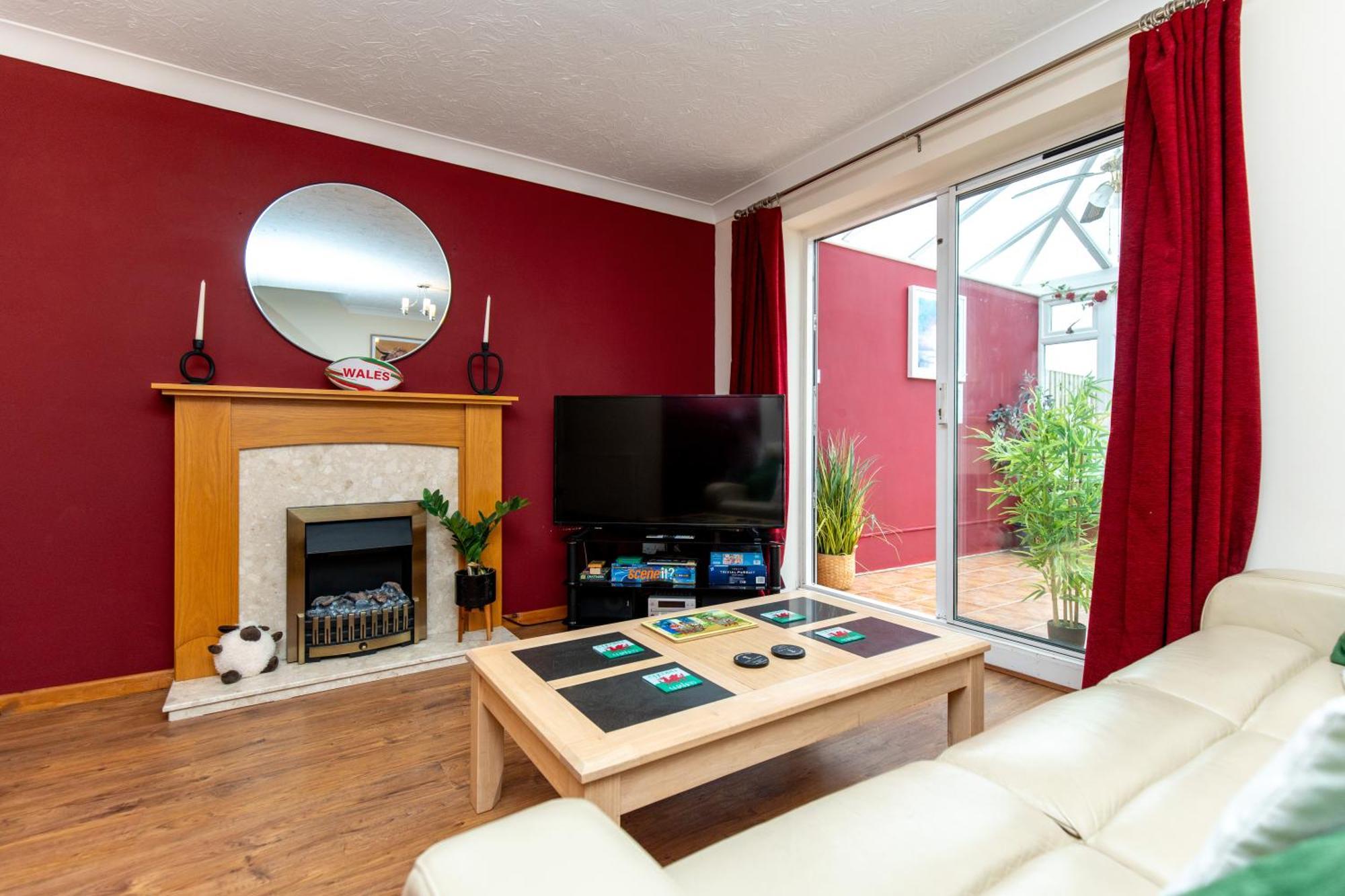 Comfortable And Spacious Superb Holiday Home In Llanelli, Dog Friendly Exteriör bild
