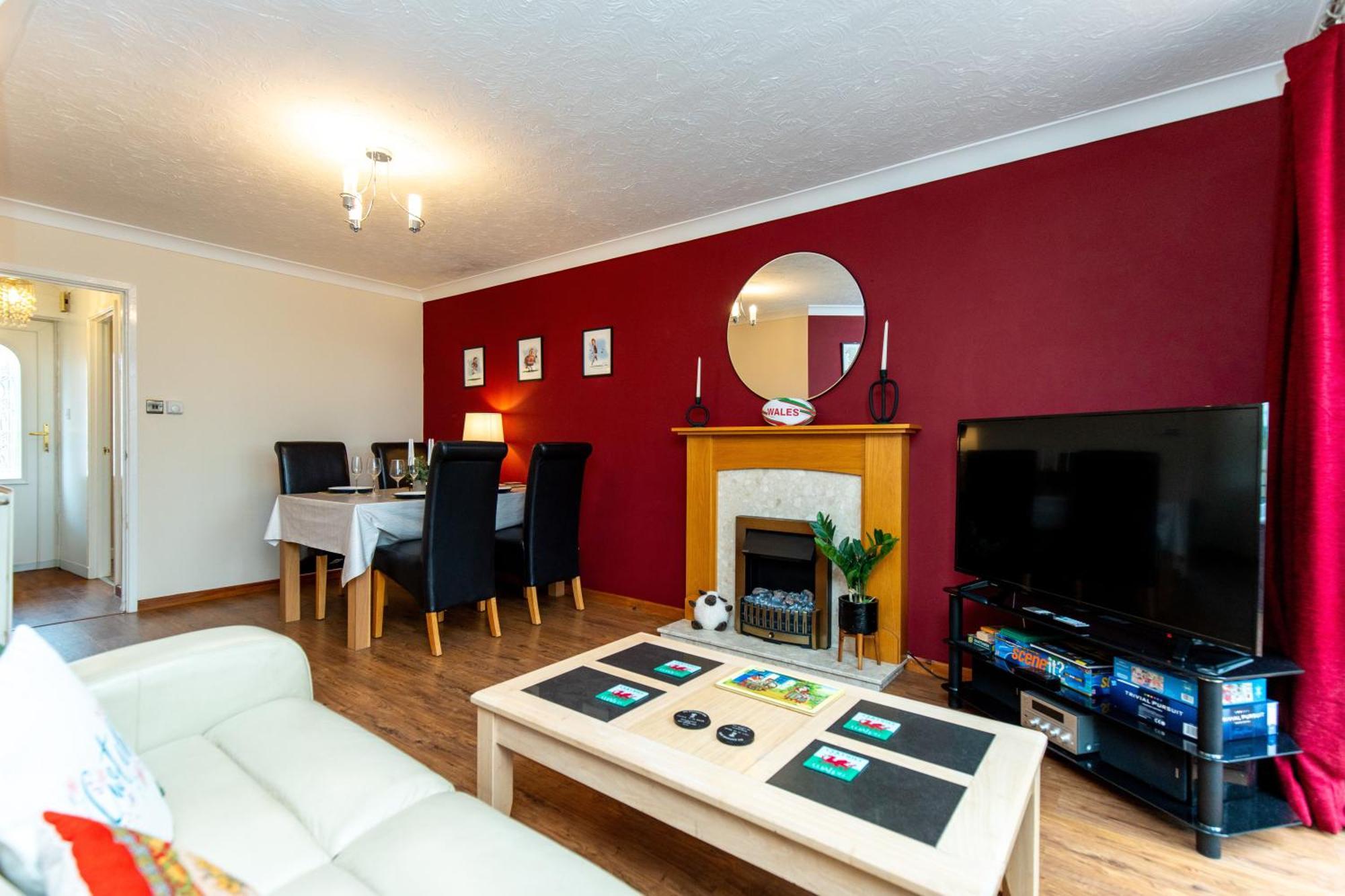 Comfortable And Spacious Superb Holiday Home In Llanelli, Dog Friendly Exteriör bild