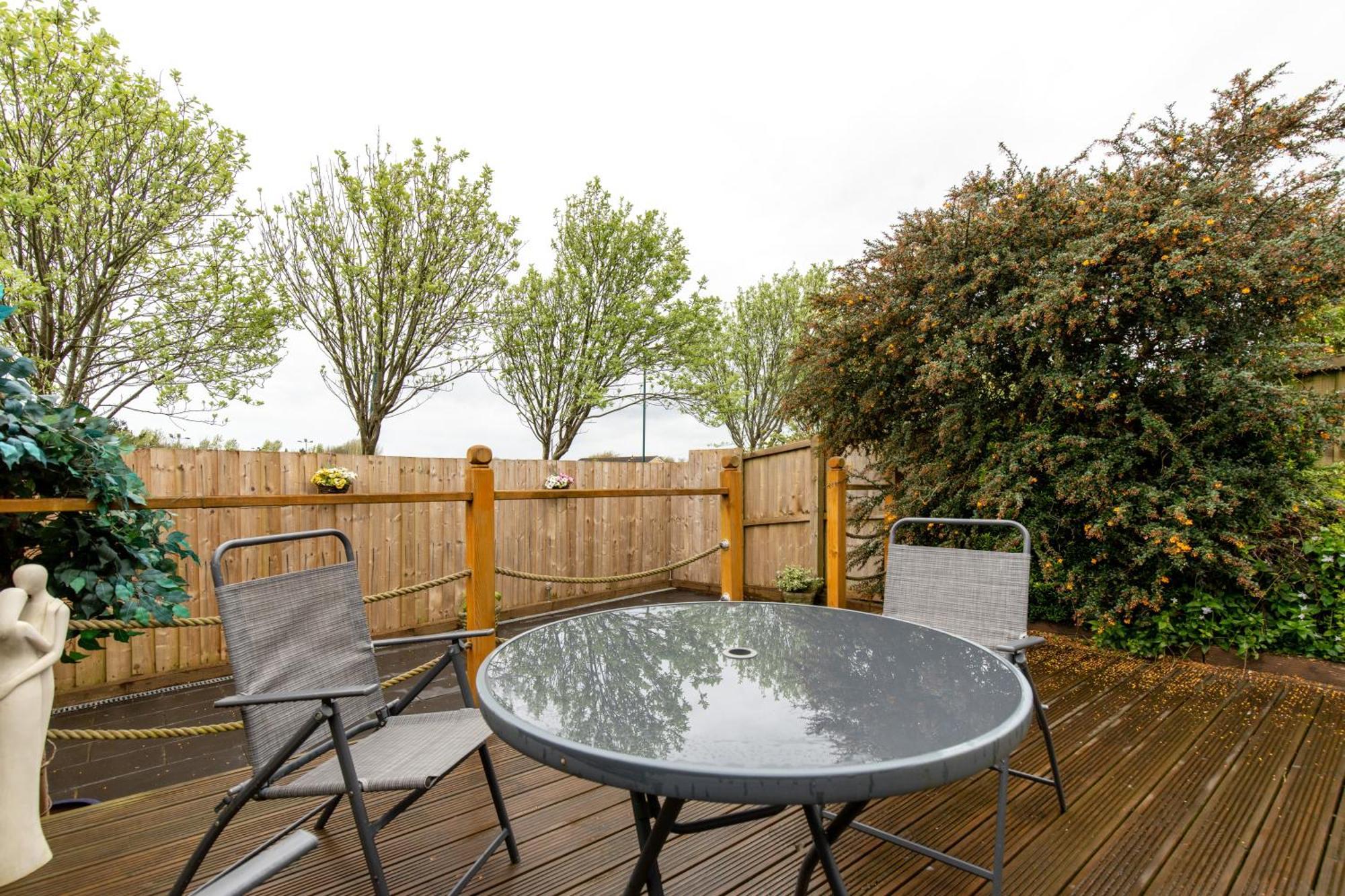 Comfortable And Spacious Superb Holiday Home In Llanelli, Dog Friendly Exteriör bild